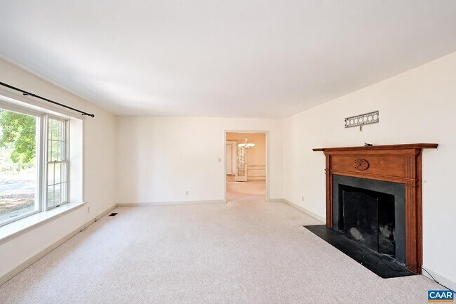 Building Photo - 360 Jeffers Dr