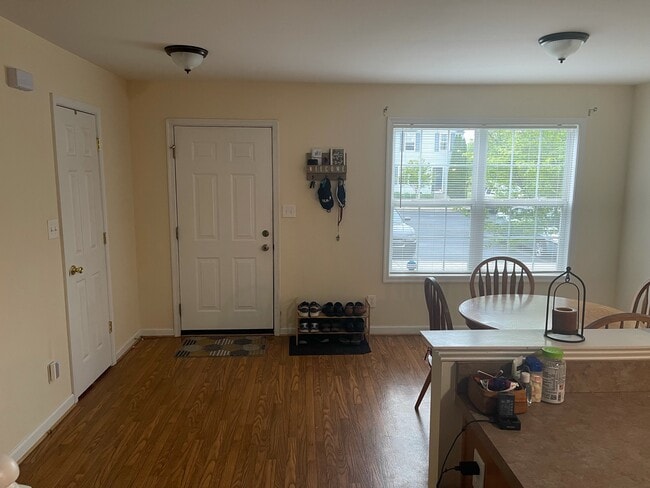 Building Photo - 32 Sanford Dr