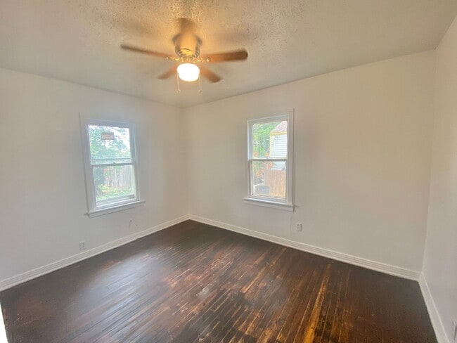 Building Photo - PRE-LEASING NOW. AVAILABLE 7/14