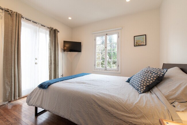 Building Photo - 2756 Locksley Pl