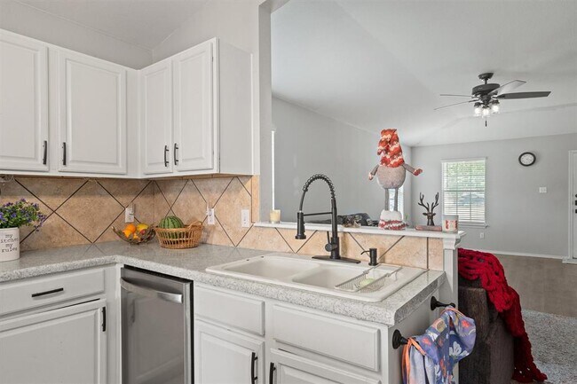 Building Photo - 18029 Basket Flower Bend