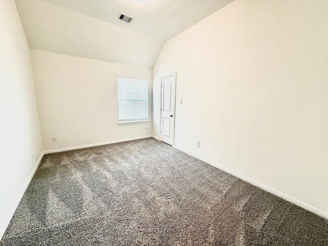 Building Photo - 620 Silver Pear Ct