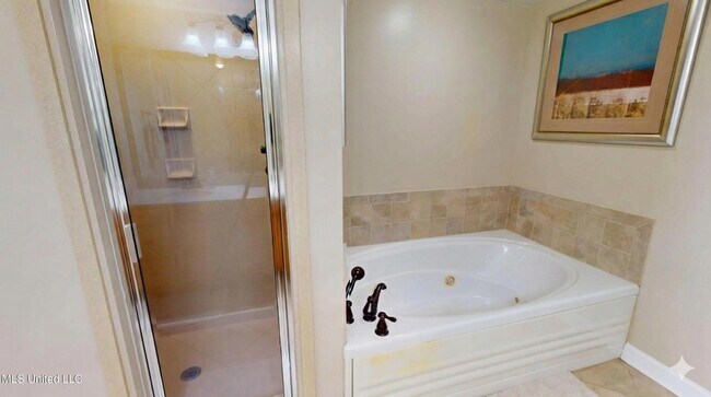 Building Photo - 1200 Beach Dr