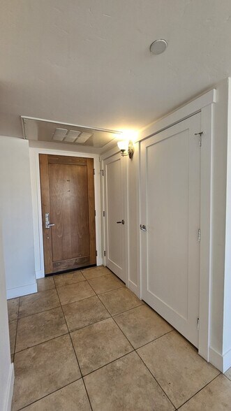 Building Photo - 230 E 300 S