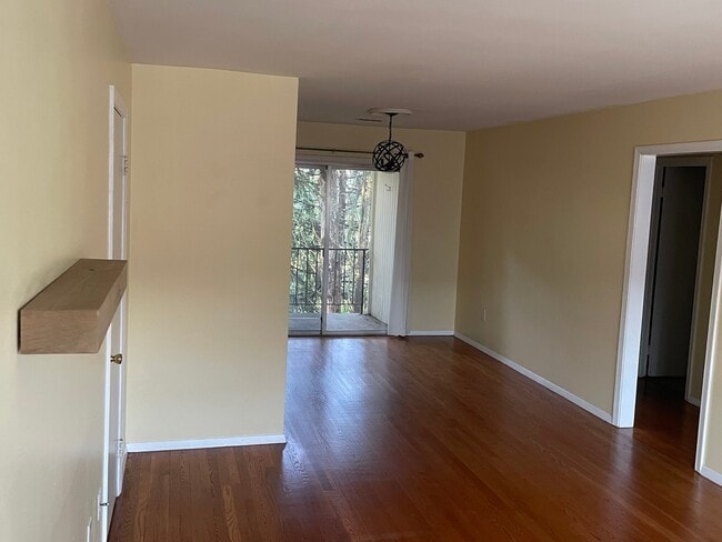 Building Photo - 121 Hessian Hills Ridge