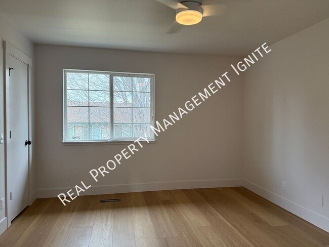 Building Photo - 1972 NE Sams Loop