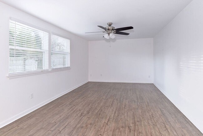 Building Photo - 812 Stony Dr