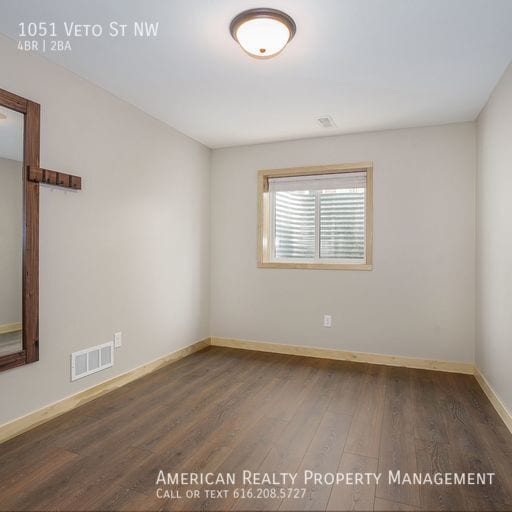 Building Photo - 1051 Veto St NW