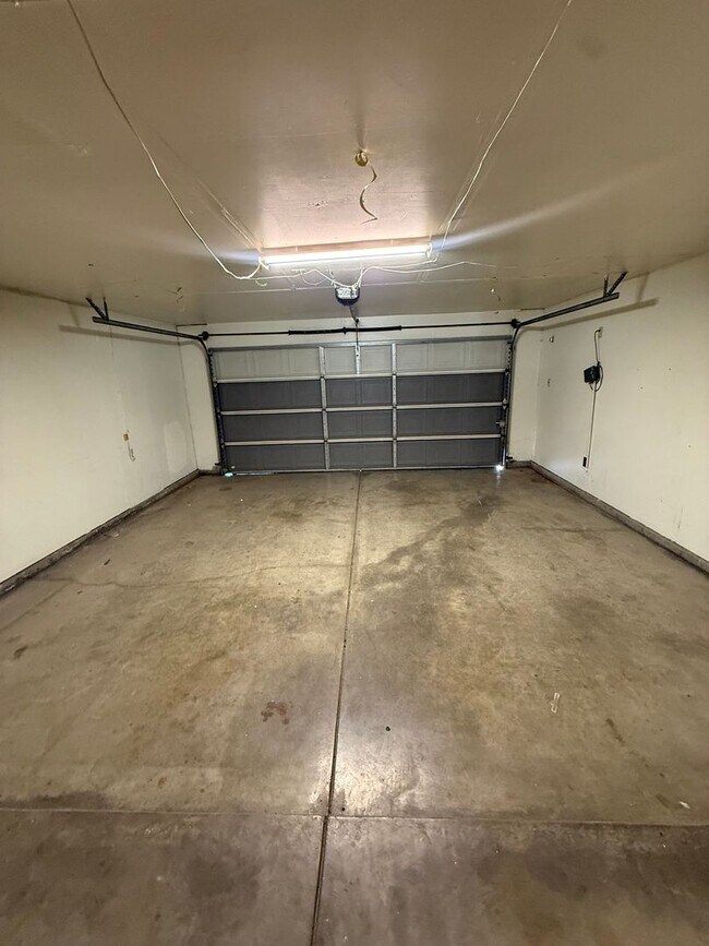 Building Photo - 10612 Tivoli Ct