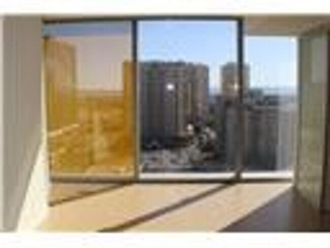 Building Photo - Beautiful 1-bed condo available at Veer