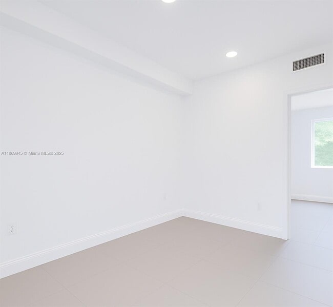 Building Photo - 541 NW 33rd St