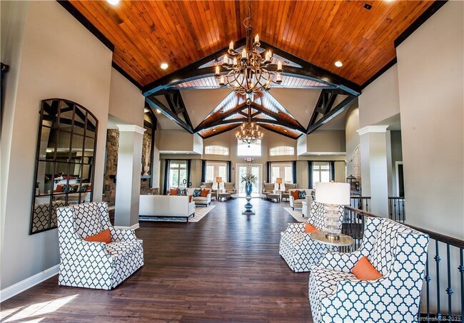 Building Photo - 15429 Topanga Dr