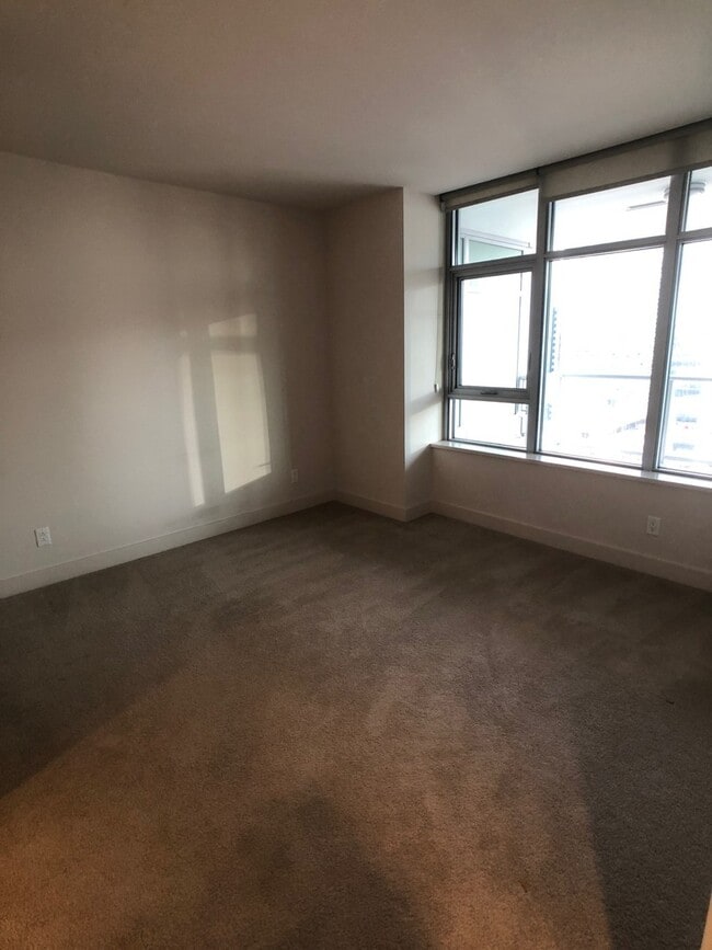 Building Photo - Insignia View - 2 Bedroom / 1.75 Bath w/ O...