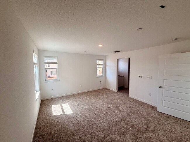 Building Photo - 12620 Hereford Ave