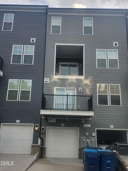 Building Photo - 602 Market Grove Dr