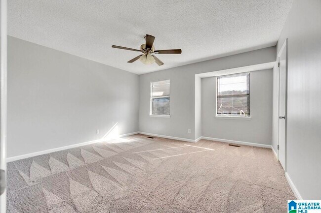 Building Photo - 5530 St James St