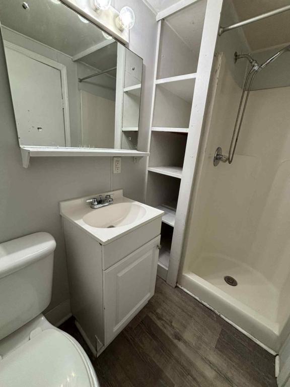 Building Photo - 115 N Walnut St