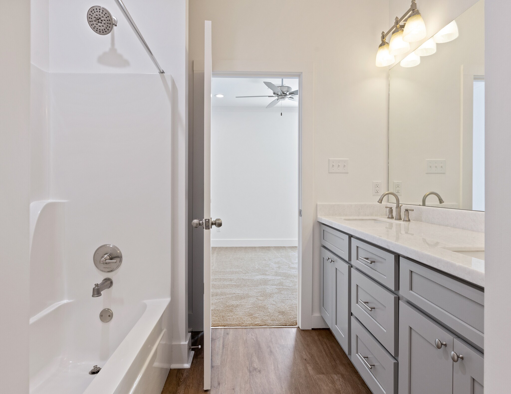 Building Photo - 411 Curtis St