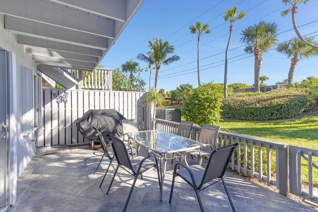 Building Photo - 4949 N Hwy A1A