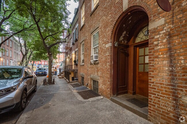 Entrance - 20 Commerce St