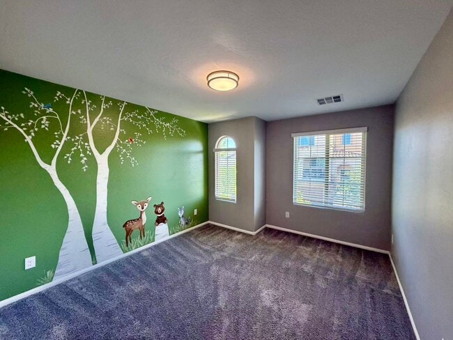 Building Photo - Fantastic two story single family house