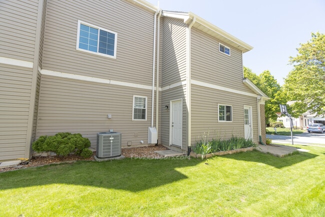 Building Photo - 3275 Grafton Ln