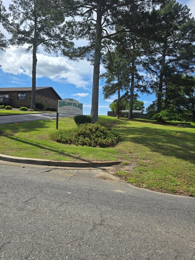 Building Photo - Maintenance - free living