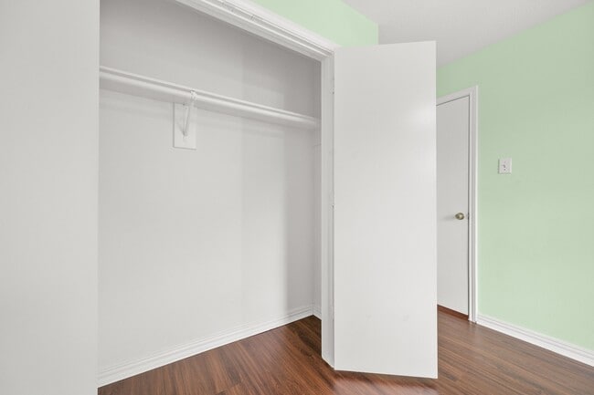 Building Photo - 1530 Hunter Green Ln