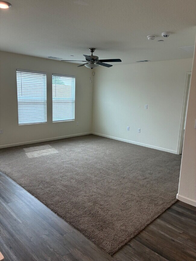 Building Photo - Modern Convenience and Luxury!! Move In Ready with Full Appliance Package!