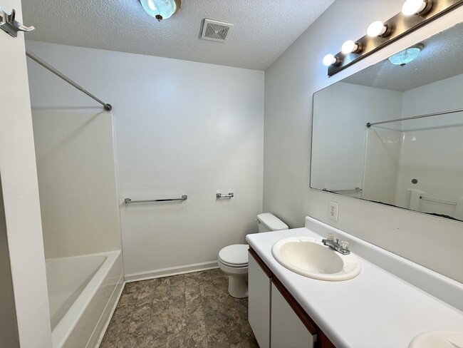 Building Photo - 46 Sandalwood Wy