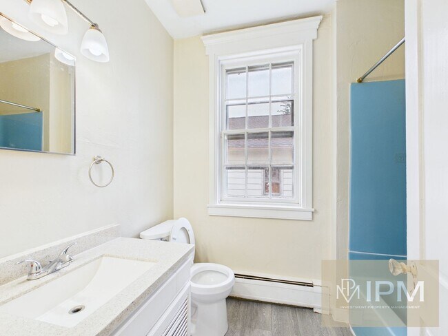 Building Photo - 44 N Main St