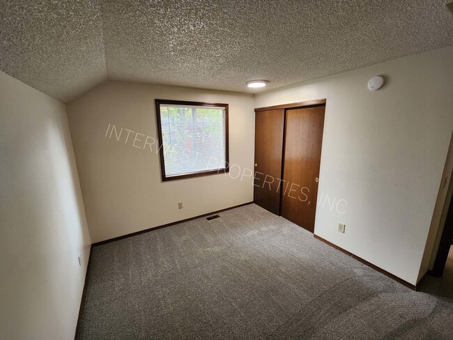 Building Photo - ***1ST MONTH'S RENT FREE PROMO***3 Bd that...