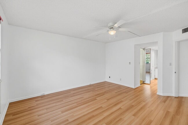 Building Photo - 1501 Cayman Way