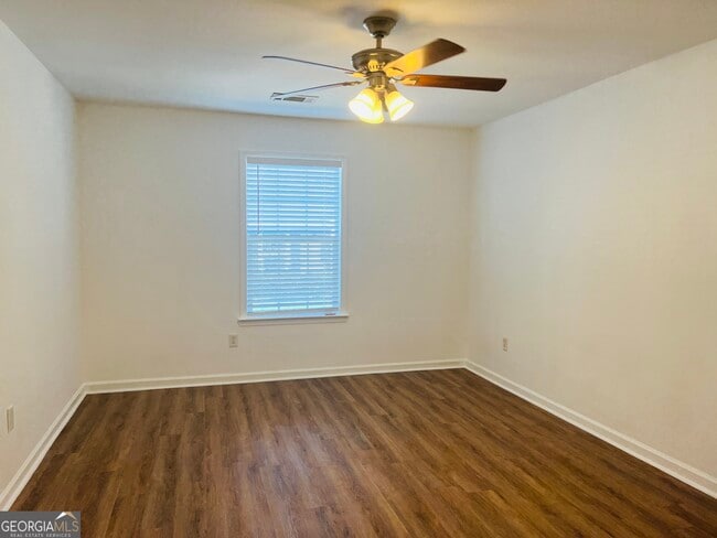 Building Photo - 306 Lenox Cir