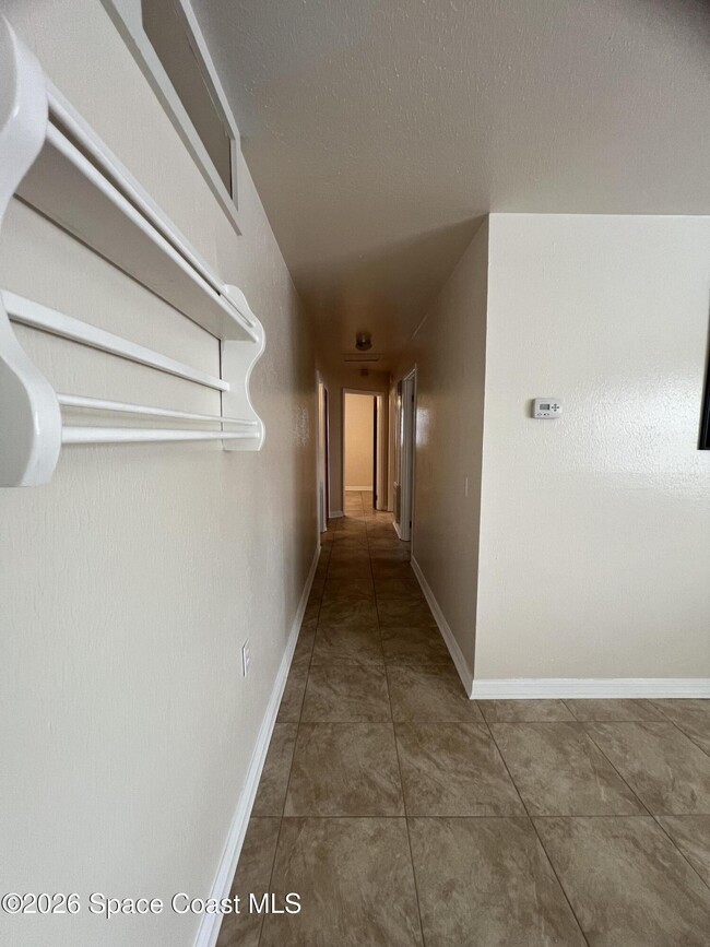 Building Photo - 304 Crown Blvd