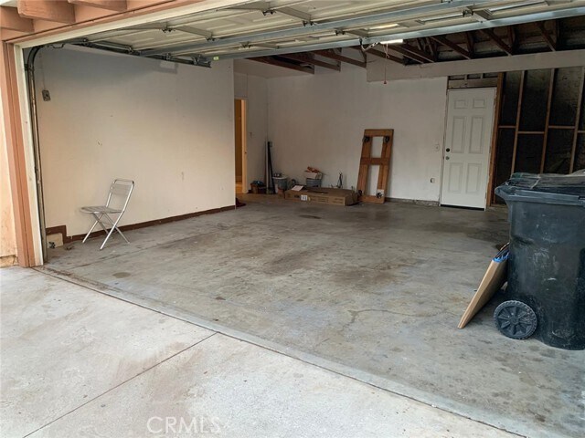Building Photo - 719 E Madrona St