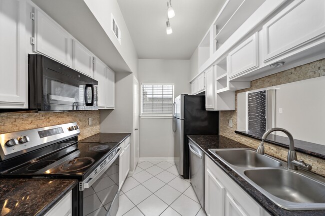 Building Photo - 7396 Regency Square Ct