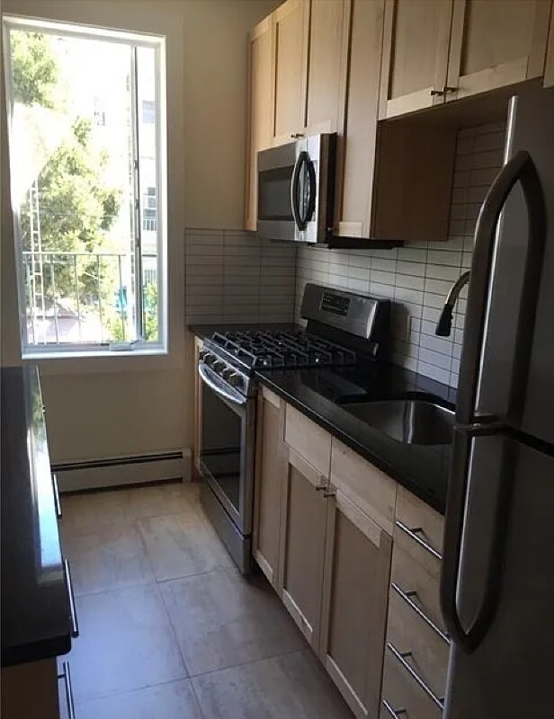 Building Photo - 48-29 40th St