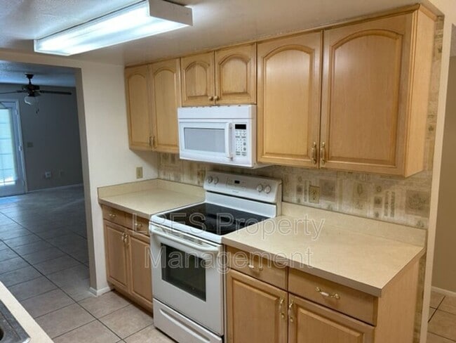 Building Photo - 4603 Lighthouse Cir