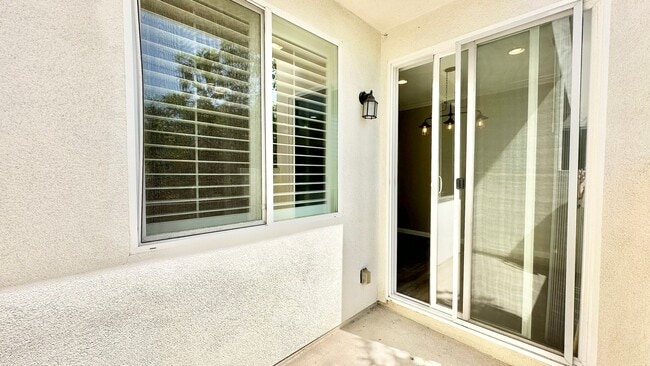 Building Photo - Beautiful, Newer, Townhome with Attached 2...