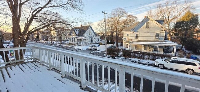 Building Photo - 18 Linden St