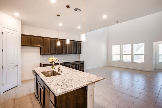 Building Photo - 12706 Bloomington Dr