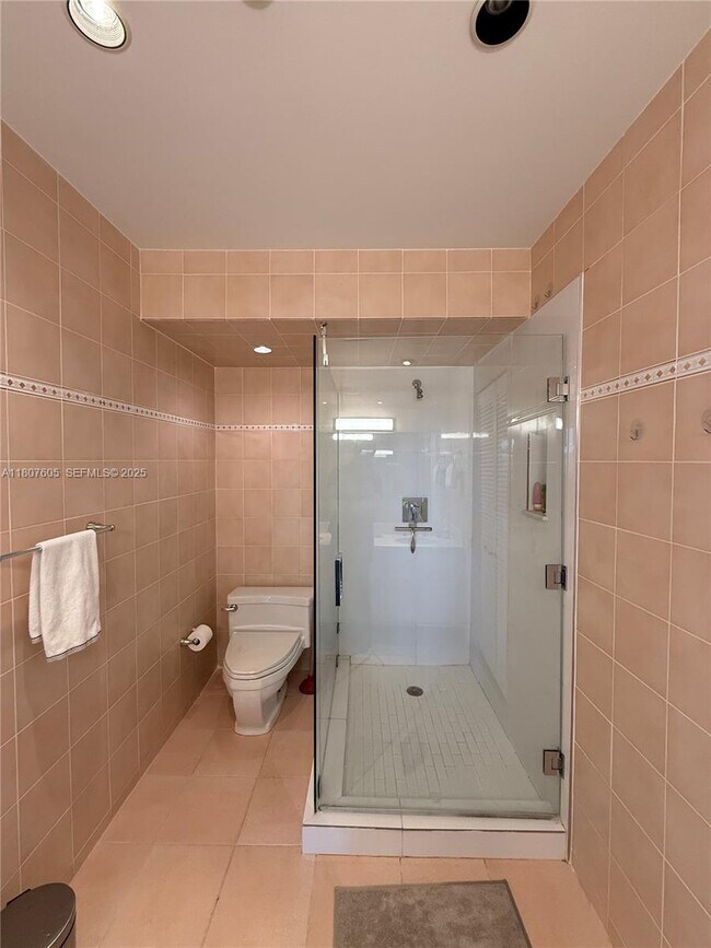 Building Photo - 151 Crandon Blvd