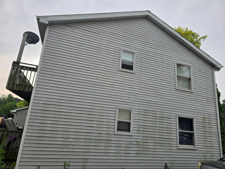 Building Photo - 489 Eisenhower St