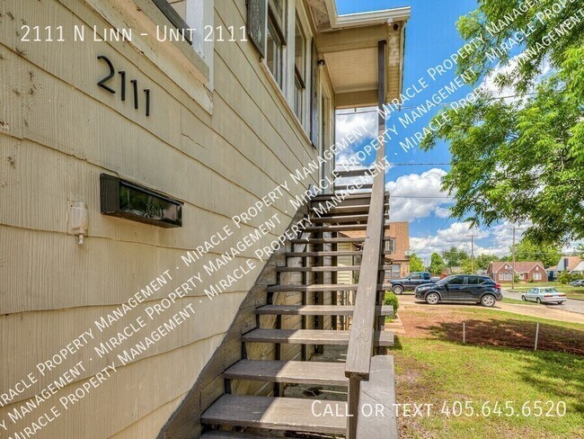 Building Photo - 2111 N Linn-Unit 2111
