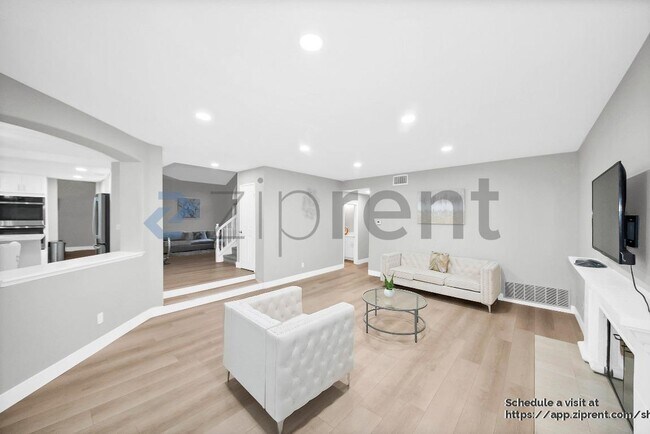 Building Photo - 23693 Cadenza Dr