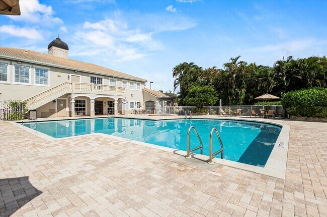 Building Photo - 110 SW Peacock Blvd