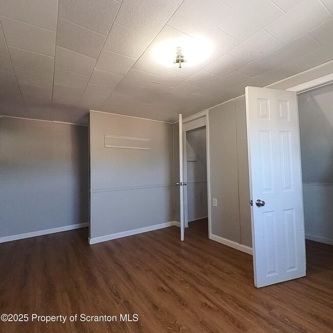 Building Photo - 919 Wood St