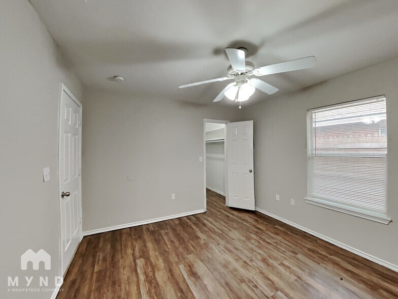 Building Photo - 516 N Brentwood Ave