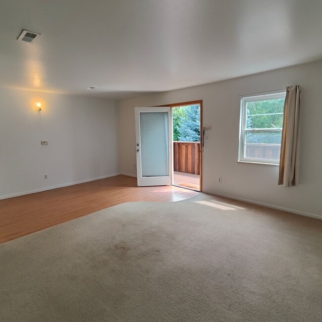 Building Photo - Two Bedroom Condo For Rent In Downtown Bou...